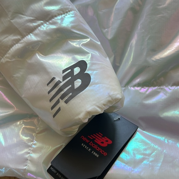 NWT New Balance white Iridescent Sz M winter coat pastel shine ✨ - Picture 5 of 9
